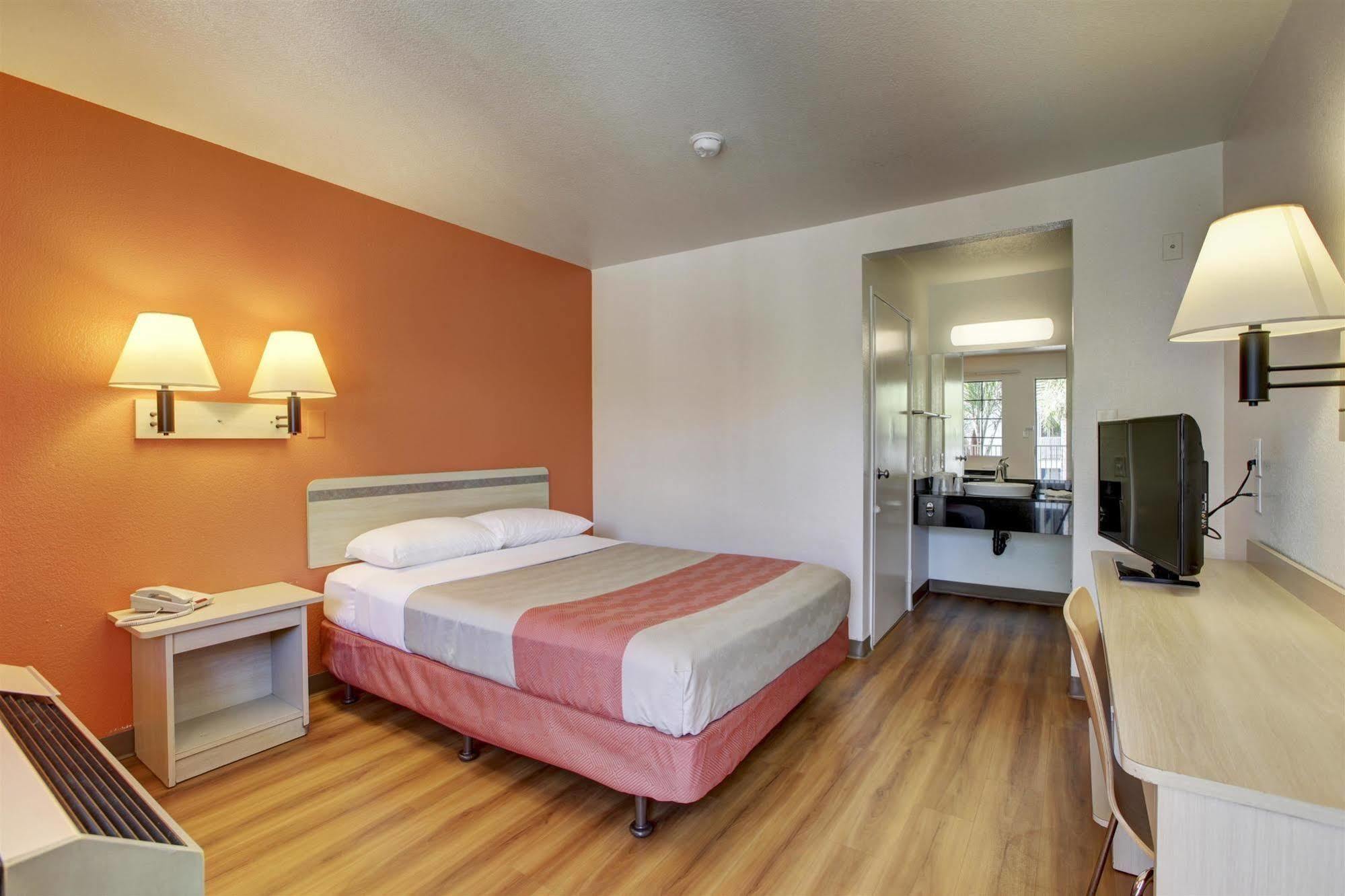 Motel 6-Bellflower, Ca - Los Angeles Zewnętrze zdjęcie